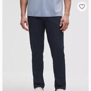 30L x 30W Lululemon ABC Classic-Fit Trouser
Warpstreme Men’s navy blue